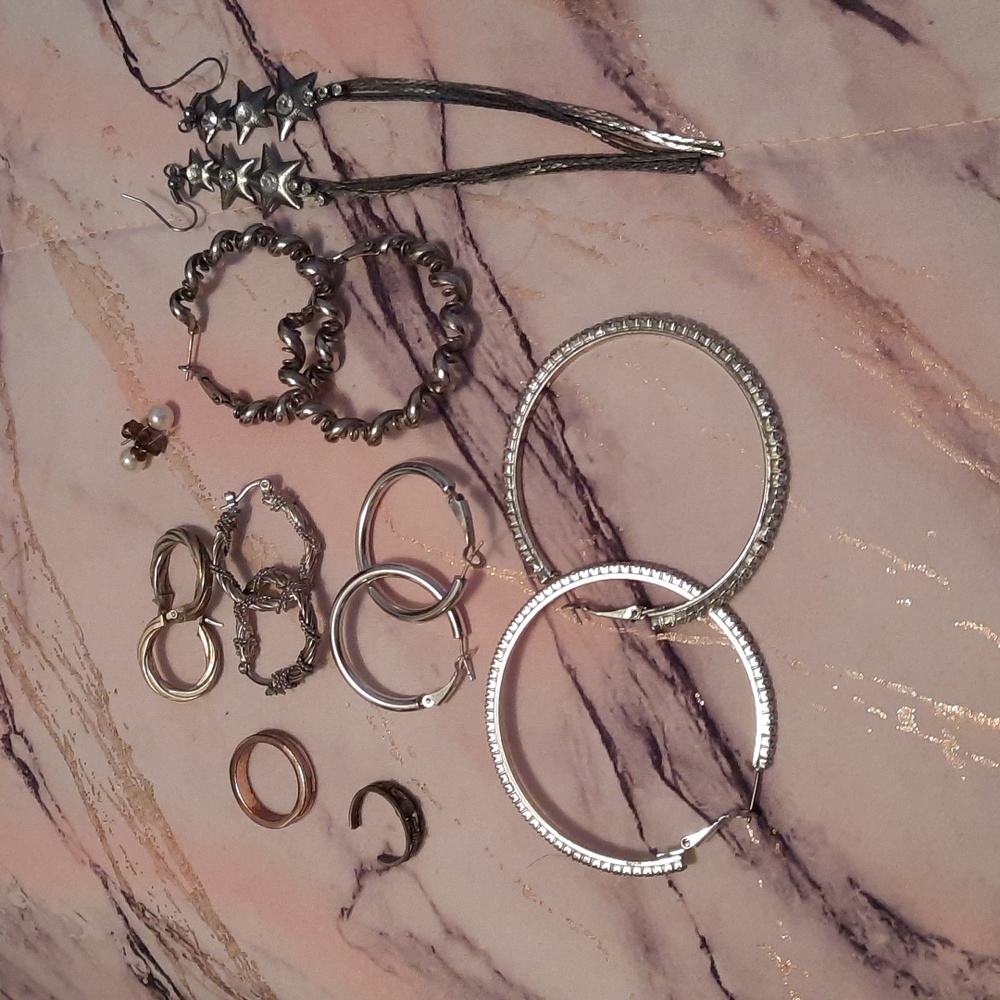 Bundle of earrings